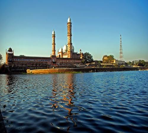 City of Lakes Escape - Bhopal tour package